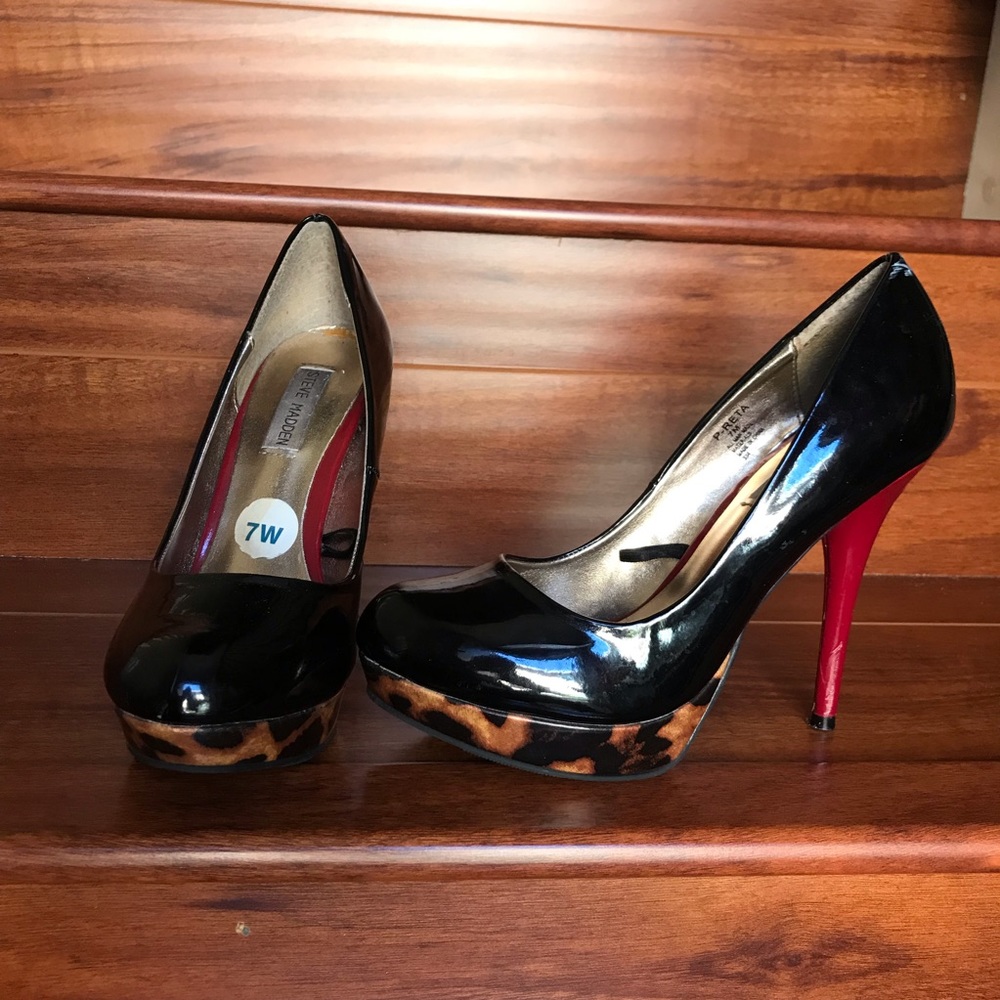 5 for $15 // Steve Madden Pumps